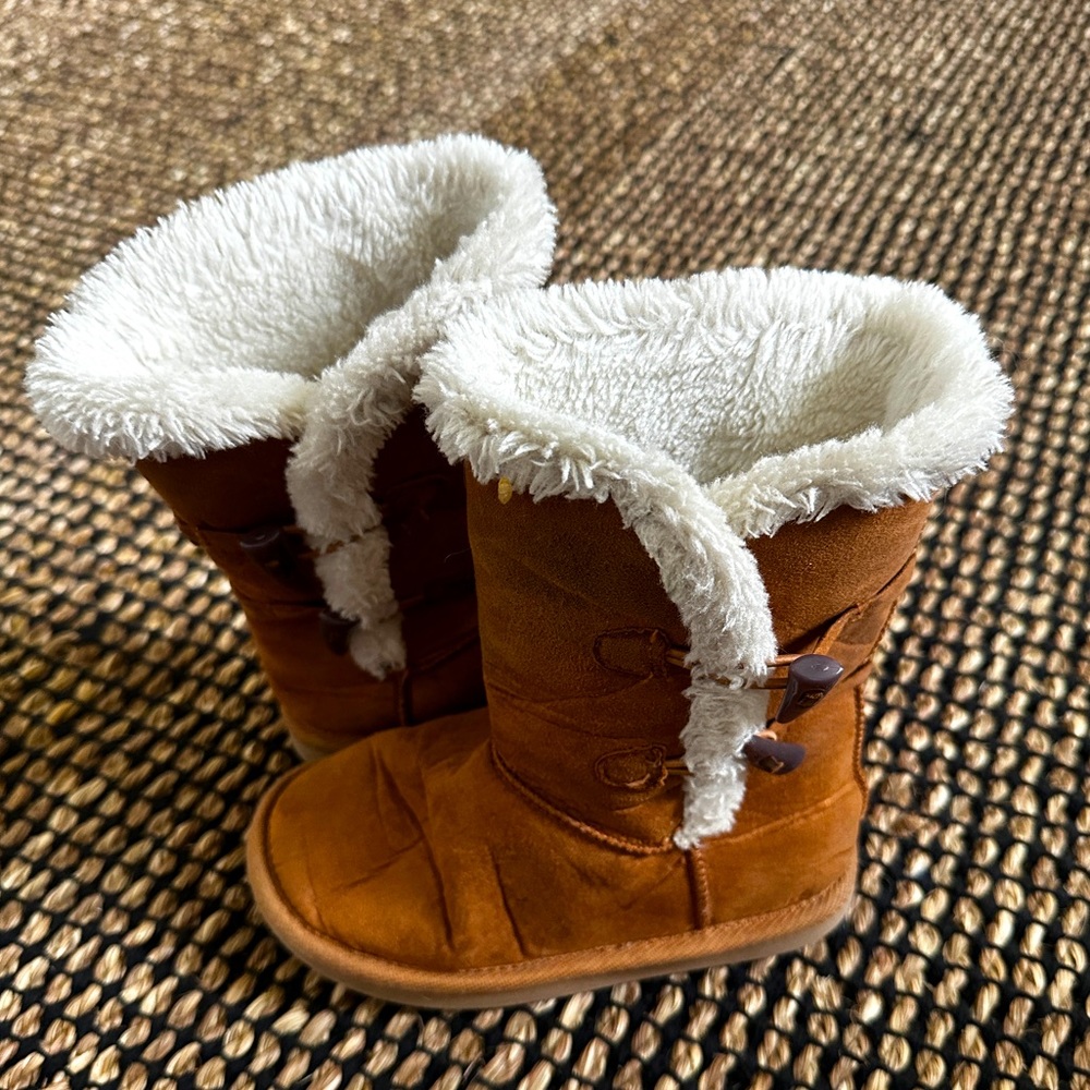 Kids boots. Size 10.